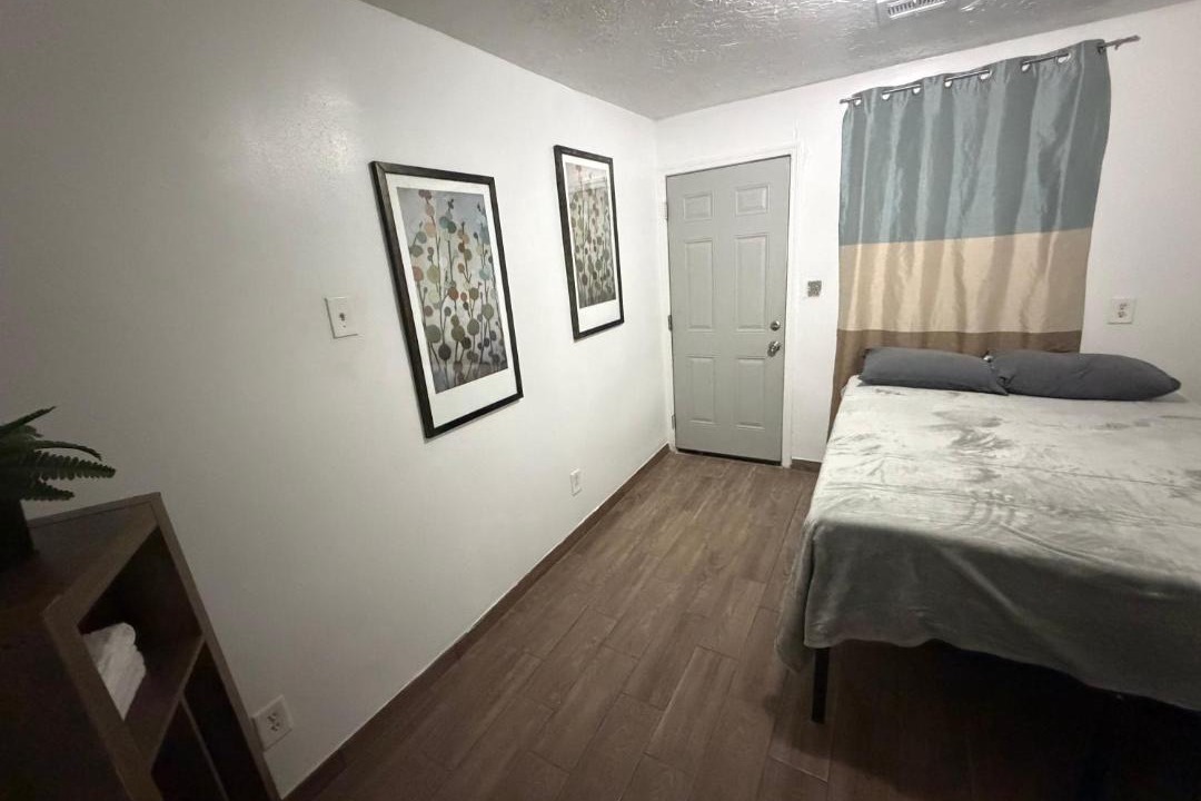 Photo of Bedroom in Garfield