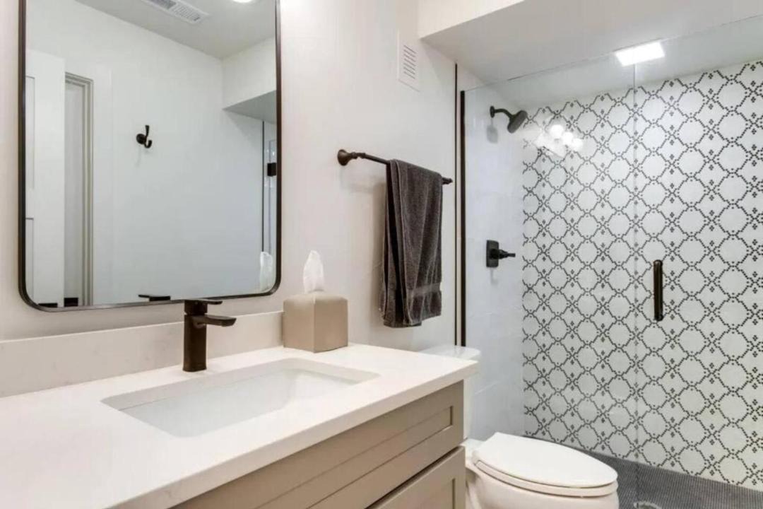Photo of Bathroom in Jefferson Park