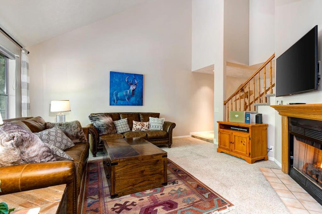 Photo of Livingroom in Cottonwood Heights