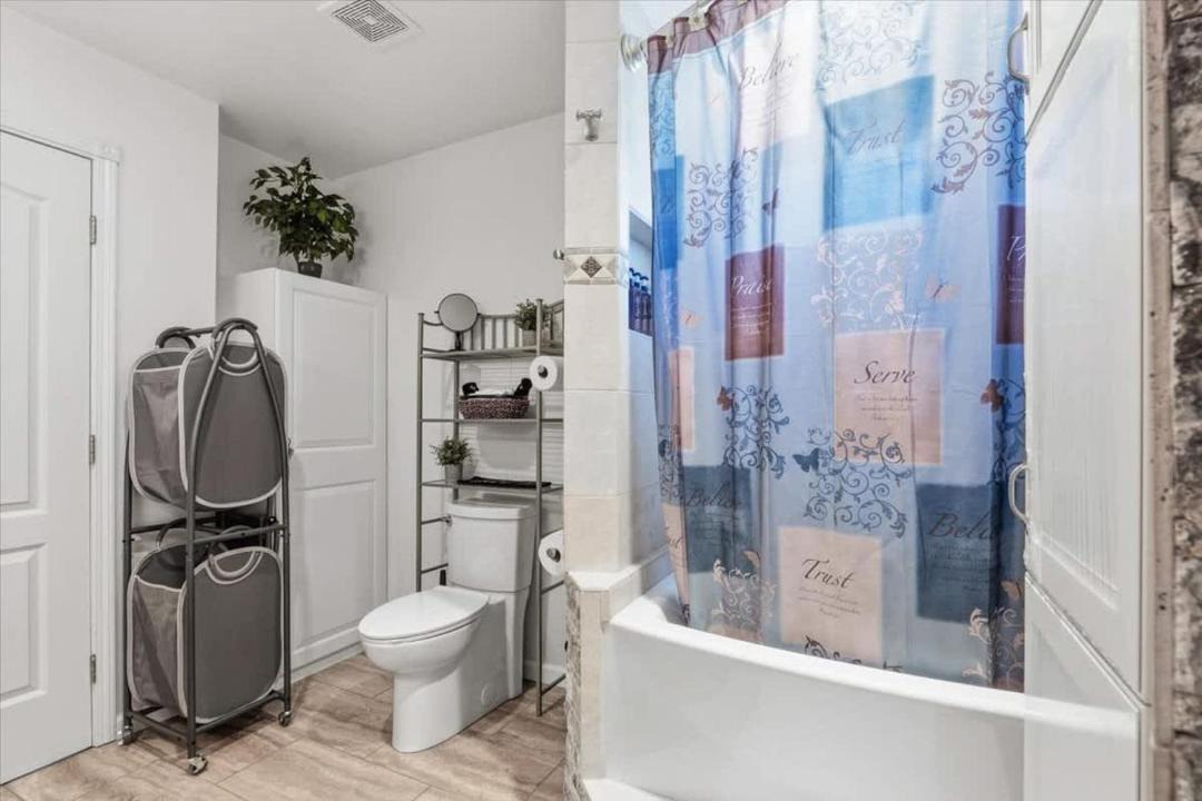 Photo of Bathroom in Townsite