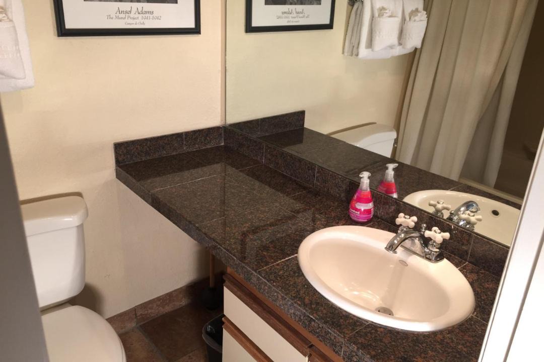 Photo of Bathroom in Four O'Clock