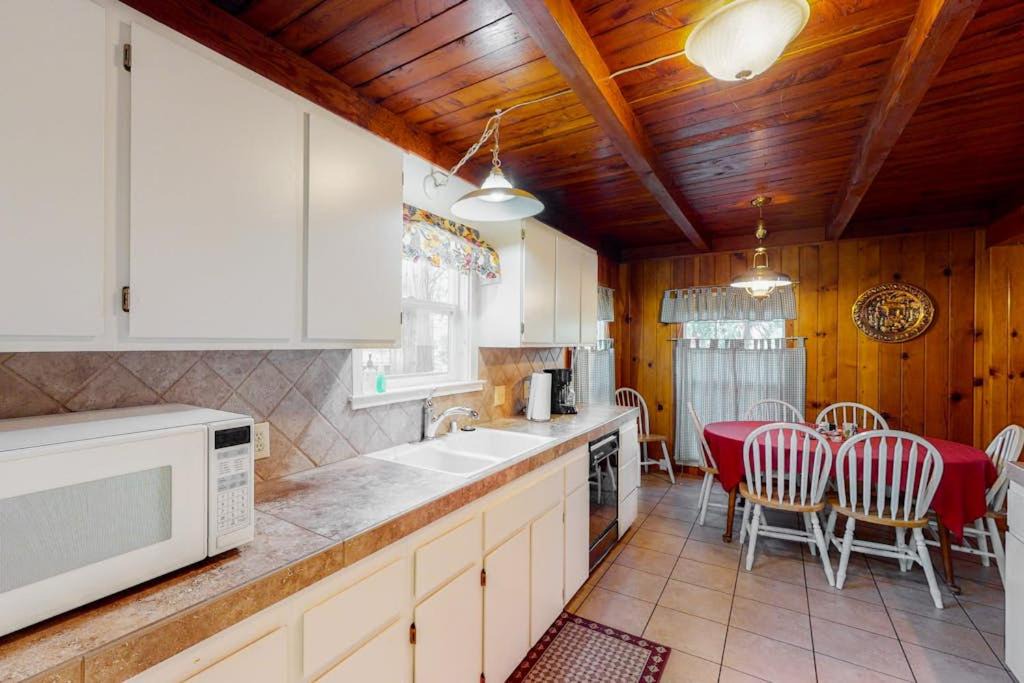 Photo of Kitchen in Shaver Lake