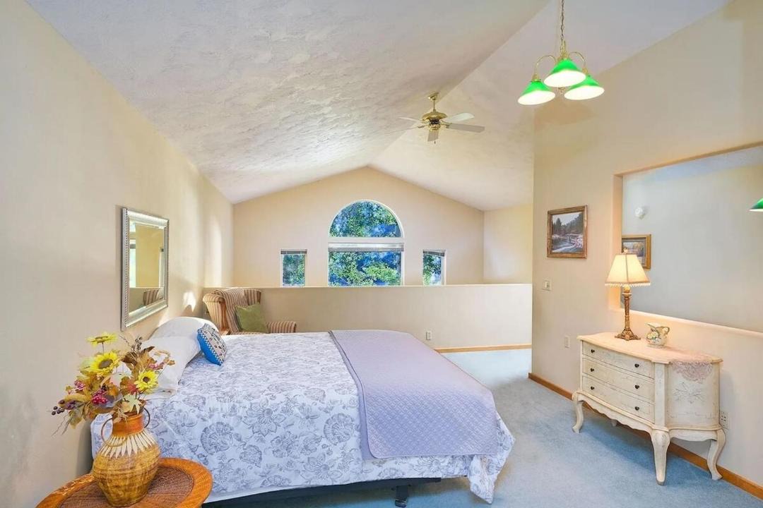 Photo of Bedroom in Irwin