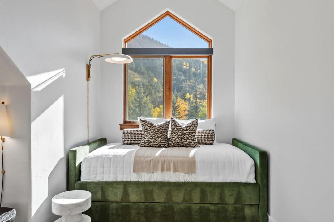 Photo of Bedroom in Edwards