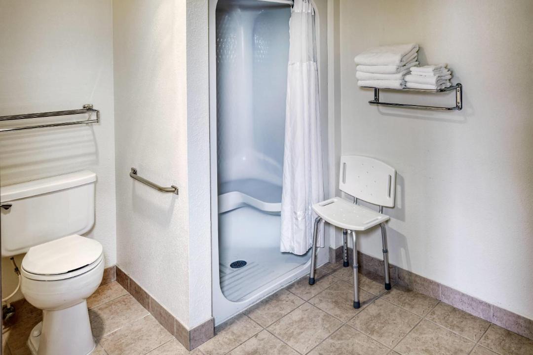 Photo of Bathroom in Gardiner