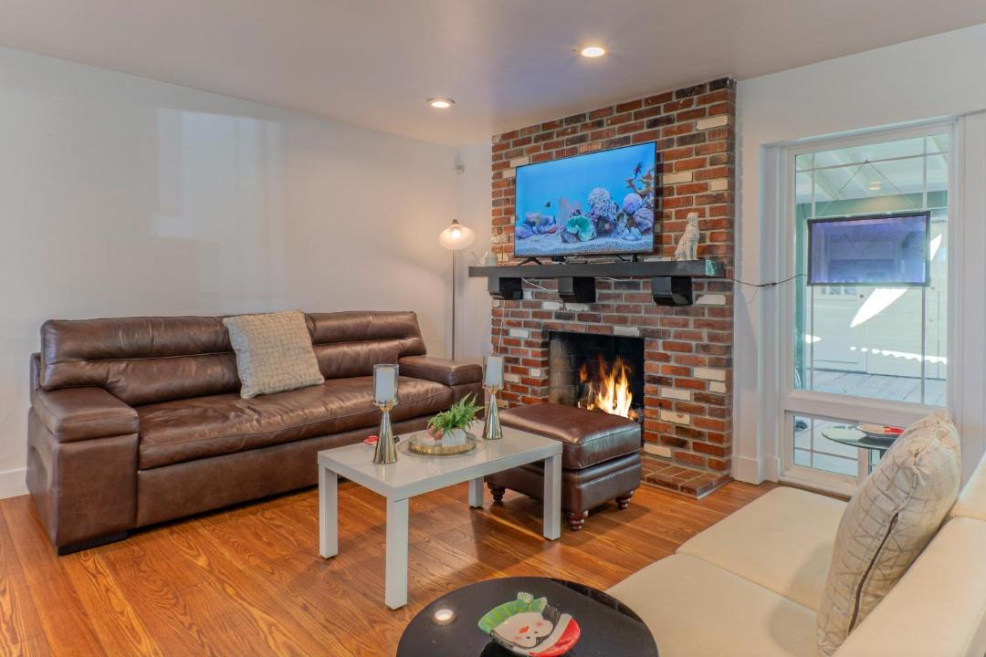 Photo of Livingroom in Encanto Estates
