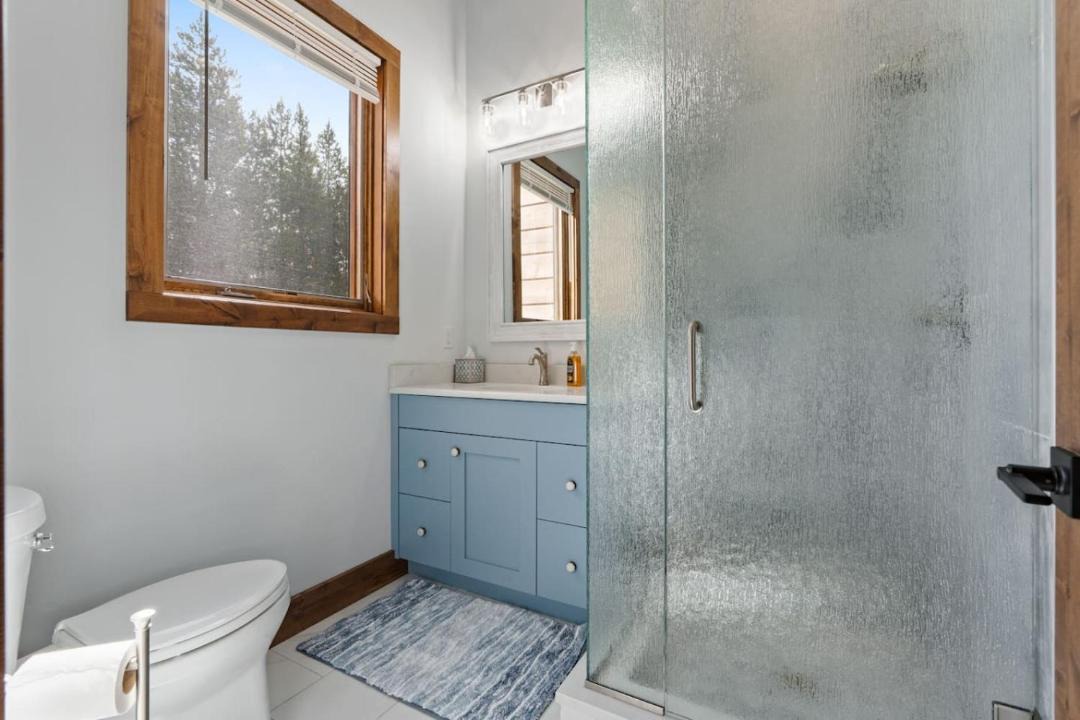 Photo of Bathroom in Island Park