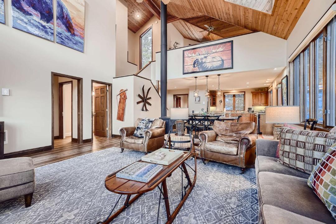 Photo of Livingroom in Forest Hills