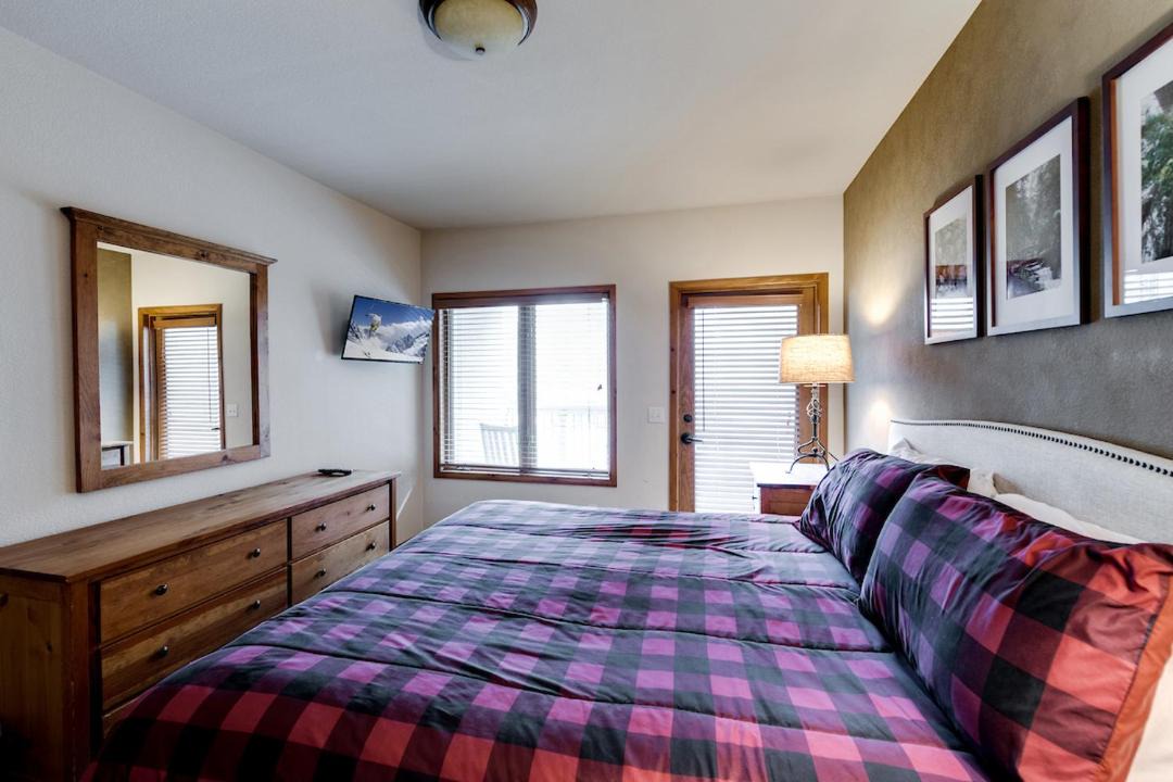 Photo of Bedroom in Four O'Clock