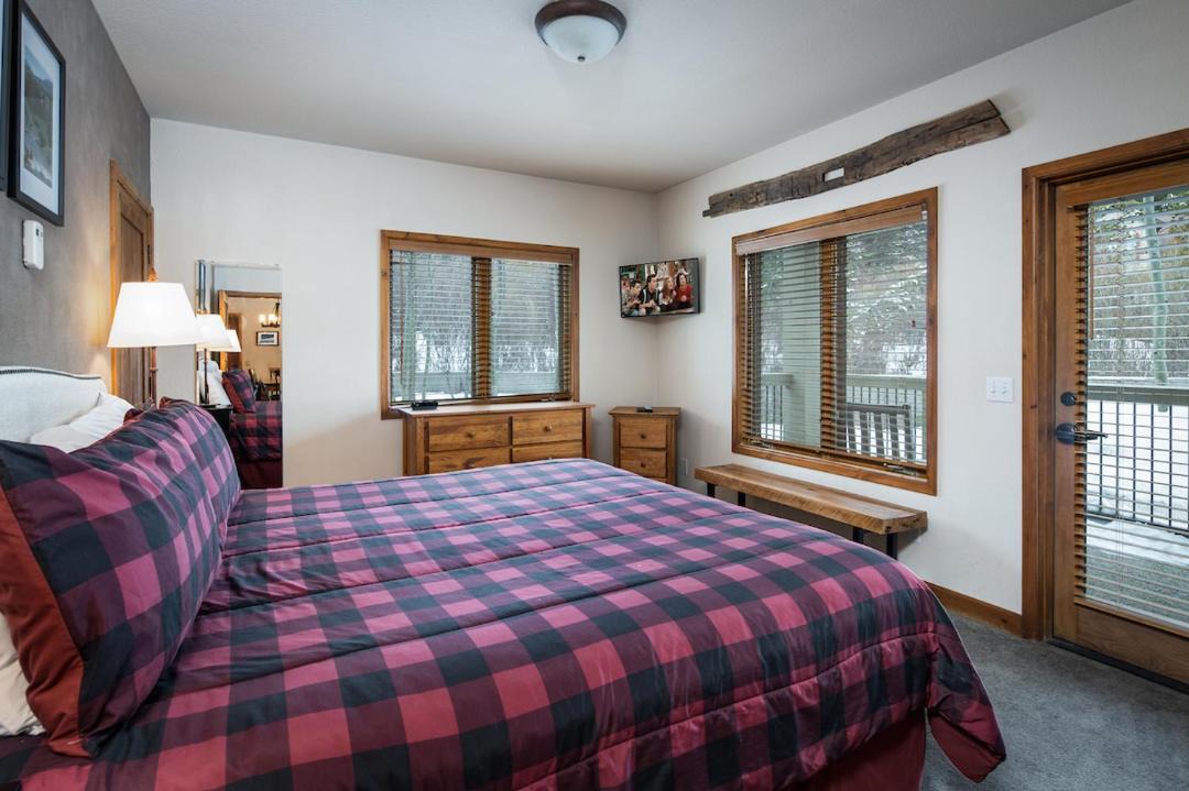 Photo of Bedroom in Four O'Clock