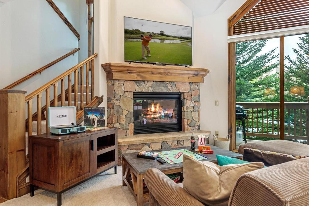 Photo of Livingroom in Edwards