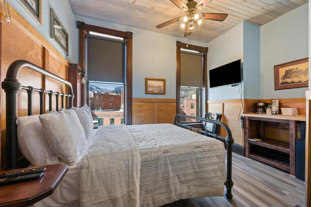 Photo of Bedroom in Deadwood