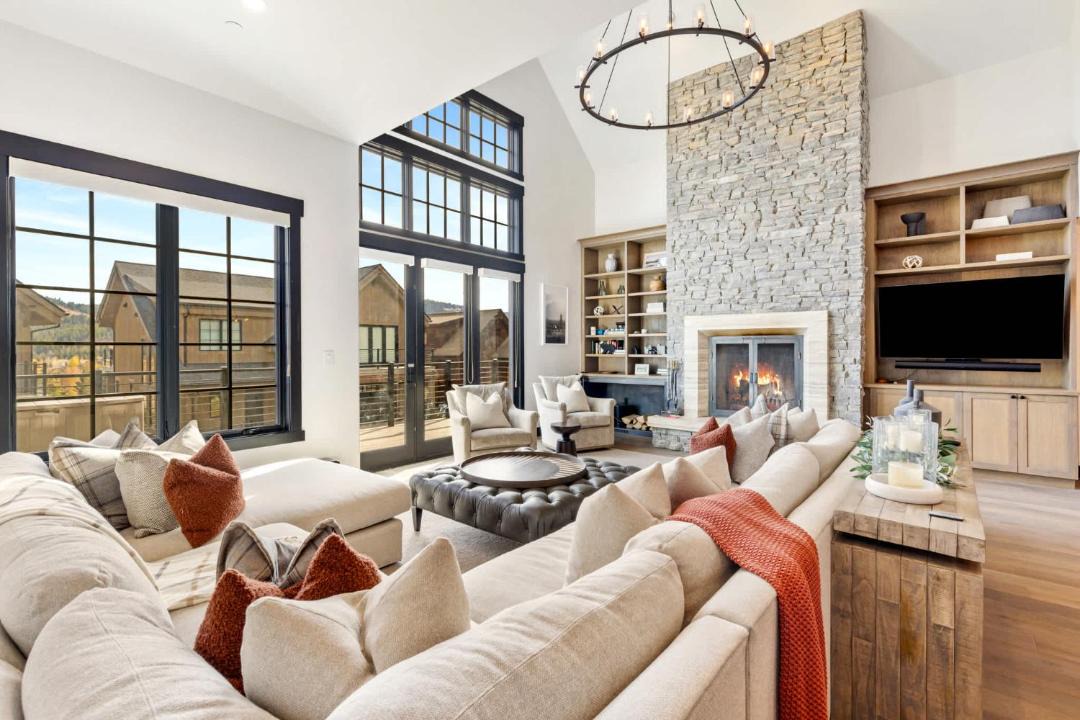Photo of Livingroom in Big Sky
