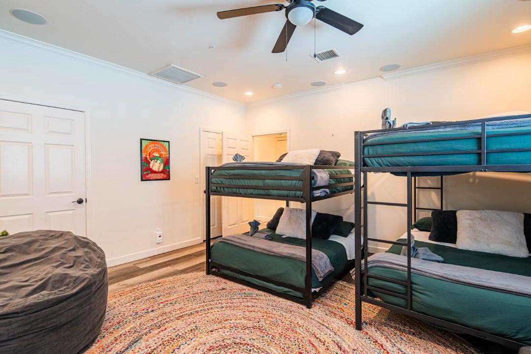 Photo of Bedroom in Scottsdale Estates Nine