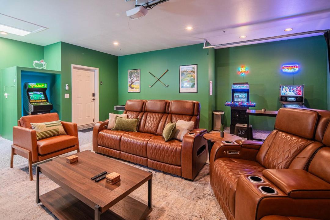 Photo of Livingroom in Scottsdale Estates Nine