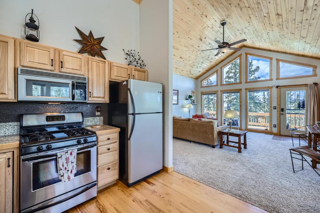 Photo of Kitchen in Indian Mountain