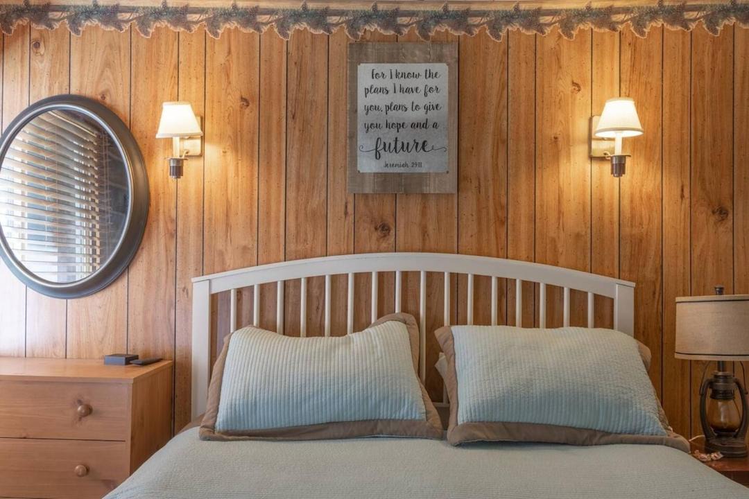 Photo of Bedroom in Island Park