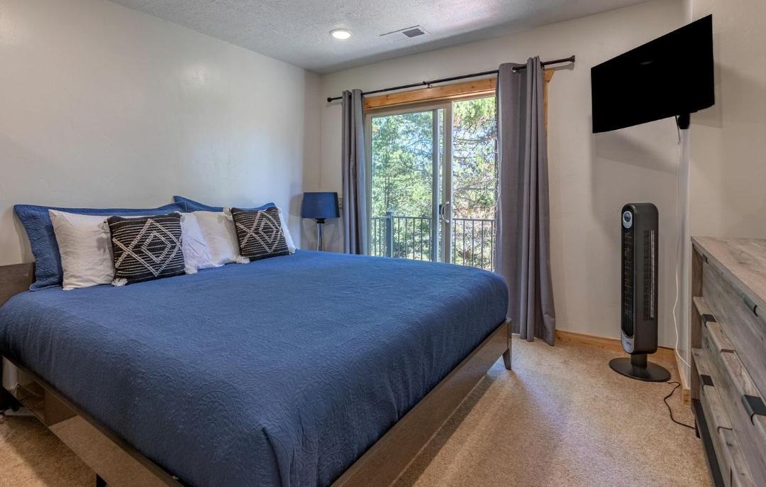 Photo of Bedroom in Island Park