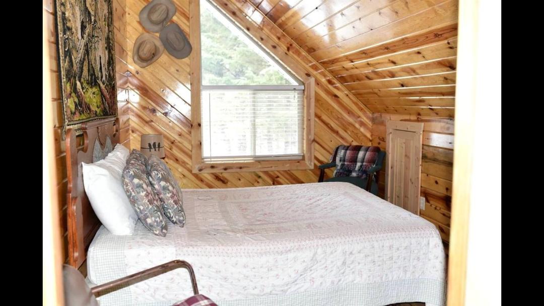 Photo of Bedroom in Island Park