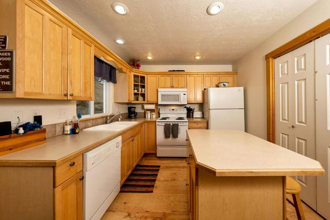 Photo of Kitchen in Wagon Wheel