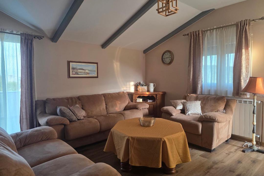 Photo of Livingroom in Karuc