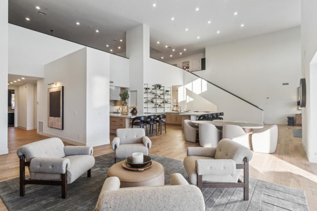 Photo of Livingroom in La Tierra Estates