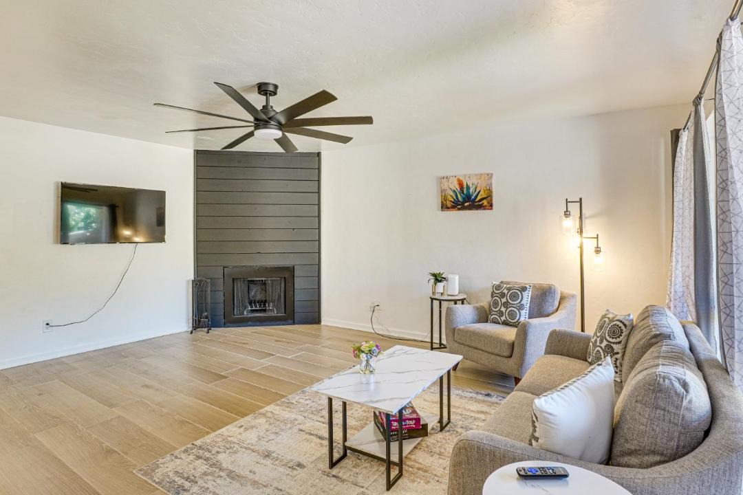 Photo of Livingroom in Tucson
