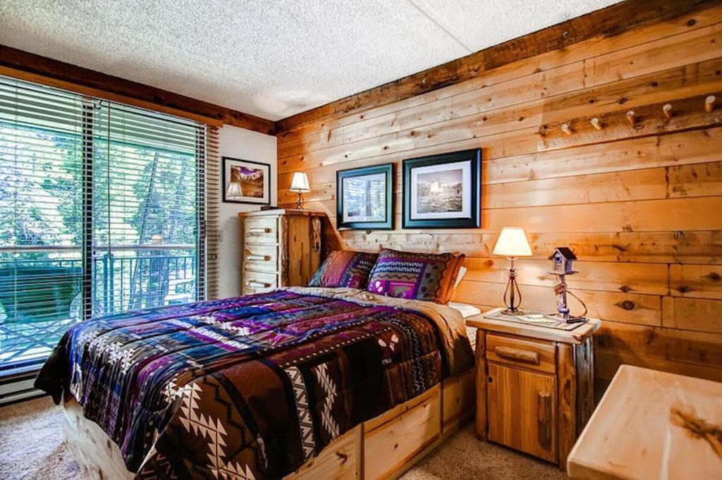 Photo of Bedroom in Peak 9