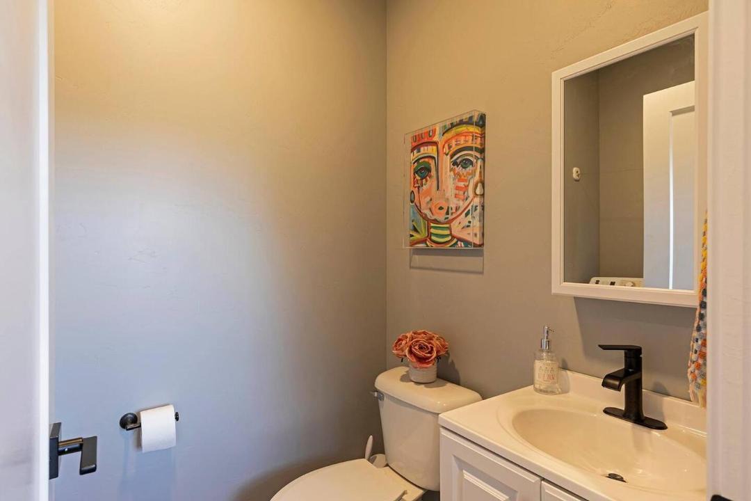 Photo of Bathroom in Franklin to the Fort
