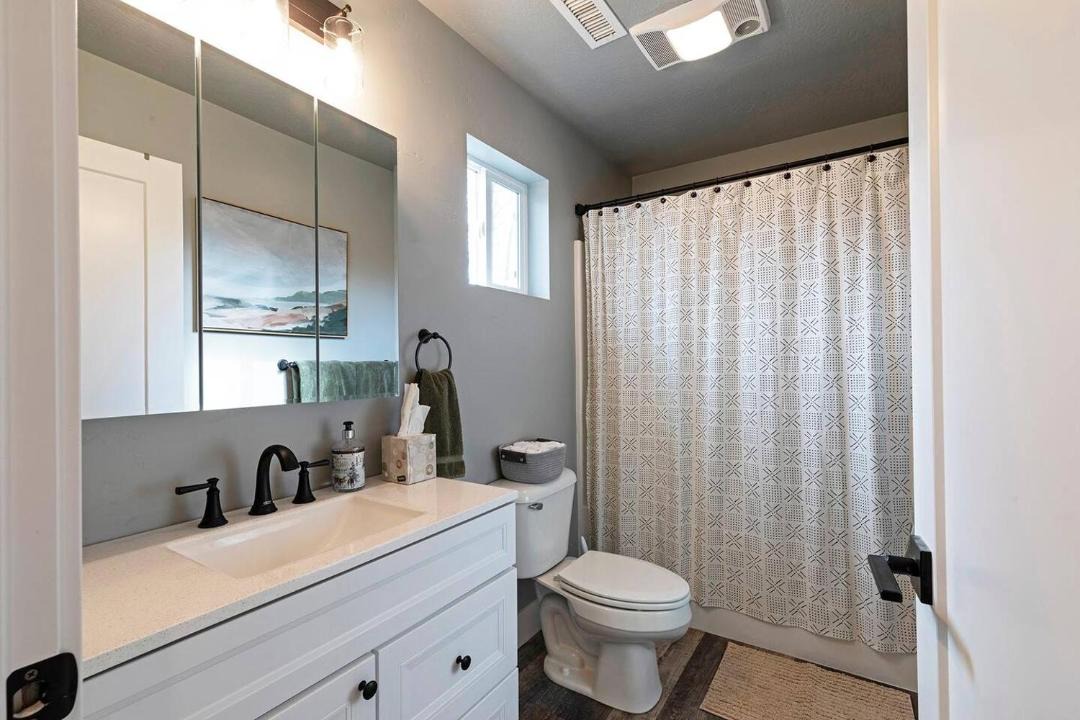 Photo of Bathroom in Franklin to the Fort