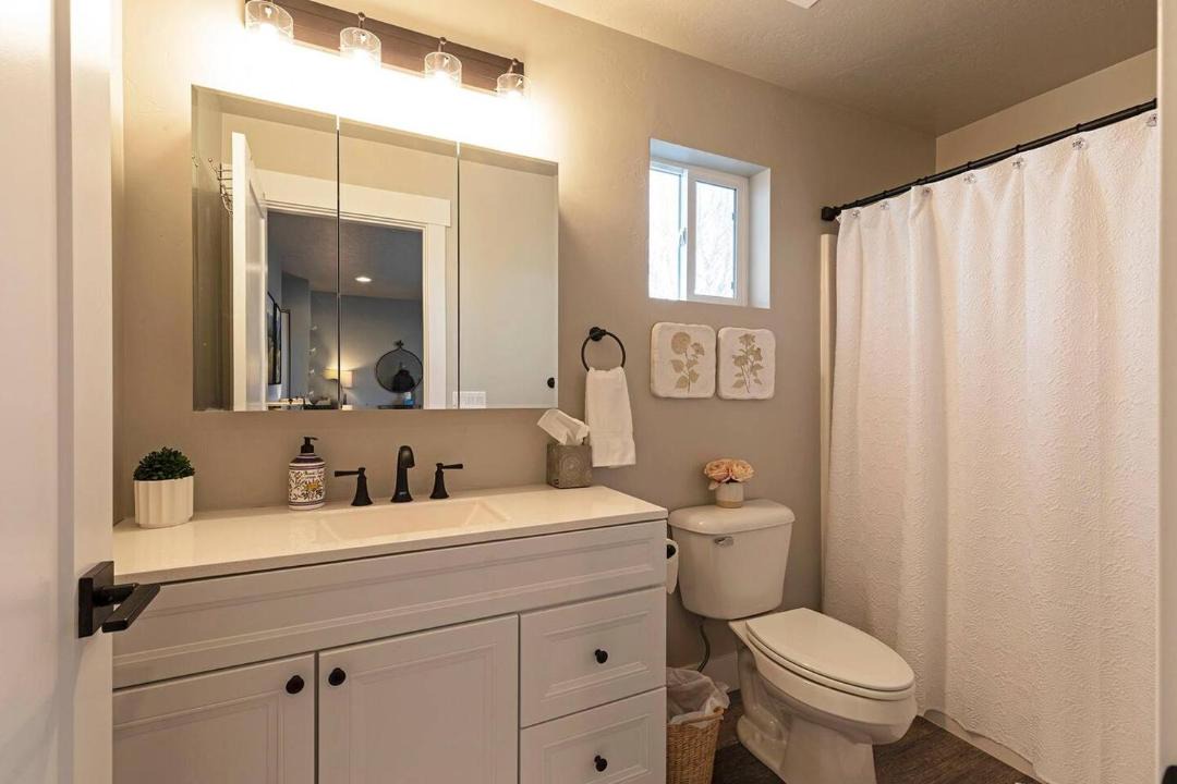 Photo of Bathroom in Franklin to the Fort