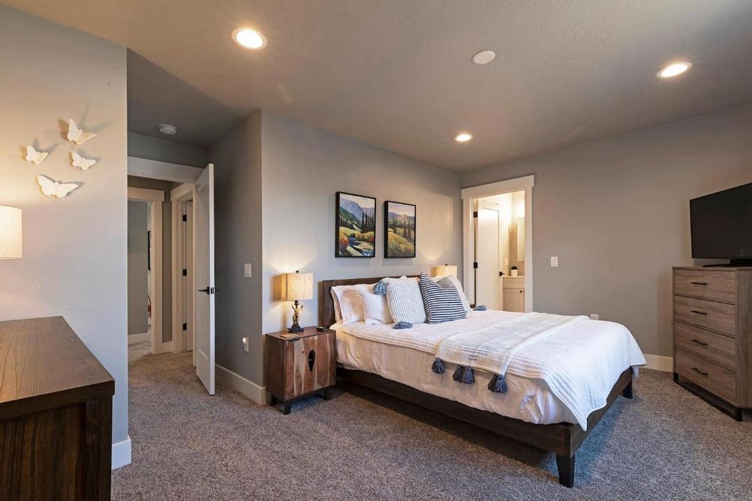 Photo of Bedroom in Franklin to the Fort