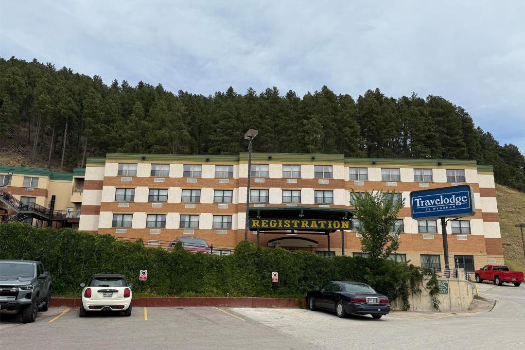 Photo of Others in Deadwood