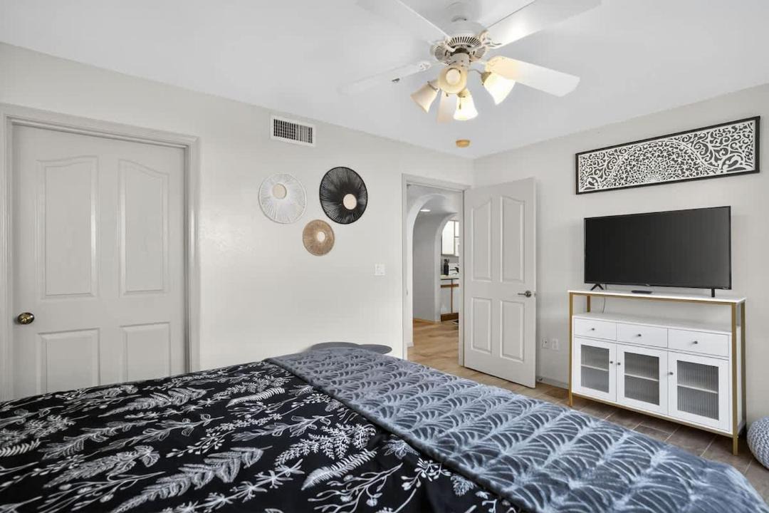 Photo of Bedroom in Oak Creek