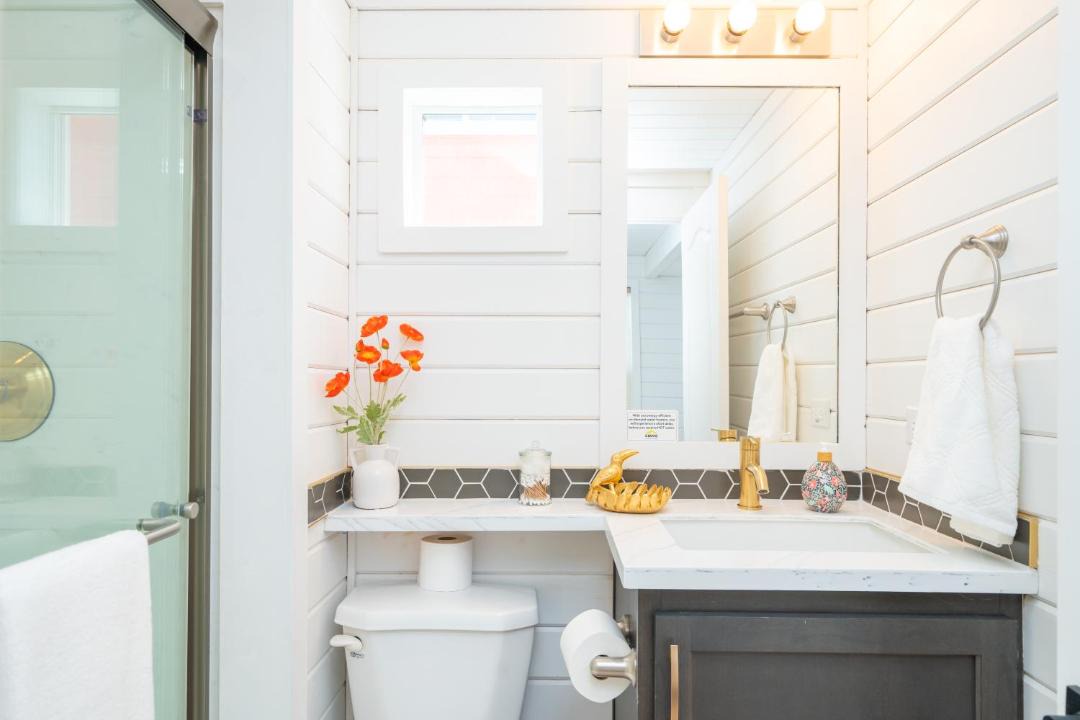 Photo of Bathroom in Parker Strip