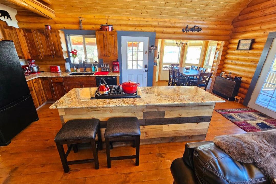 Photo of Kitchen in Indian Mountain