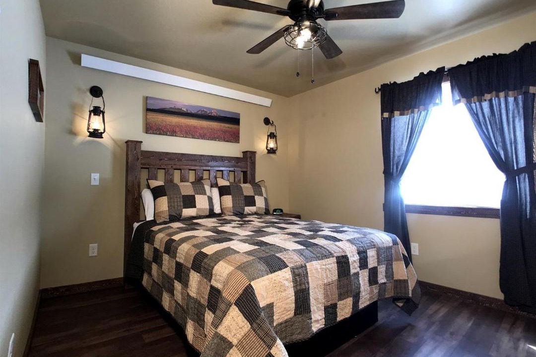 Photo of Bedroom in Island Park
