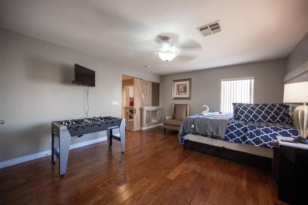 Photo of Bedroom in Enterprise