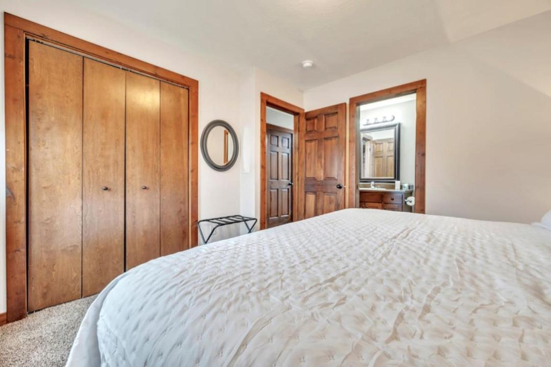 Photo of Bedroom in Spirit Lake