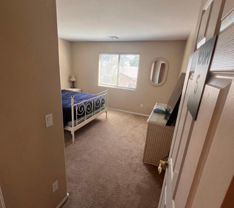 Photo of Bedroom in Palm Valley