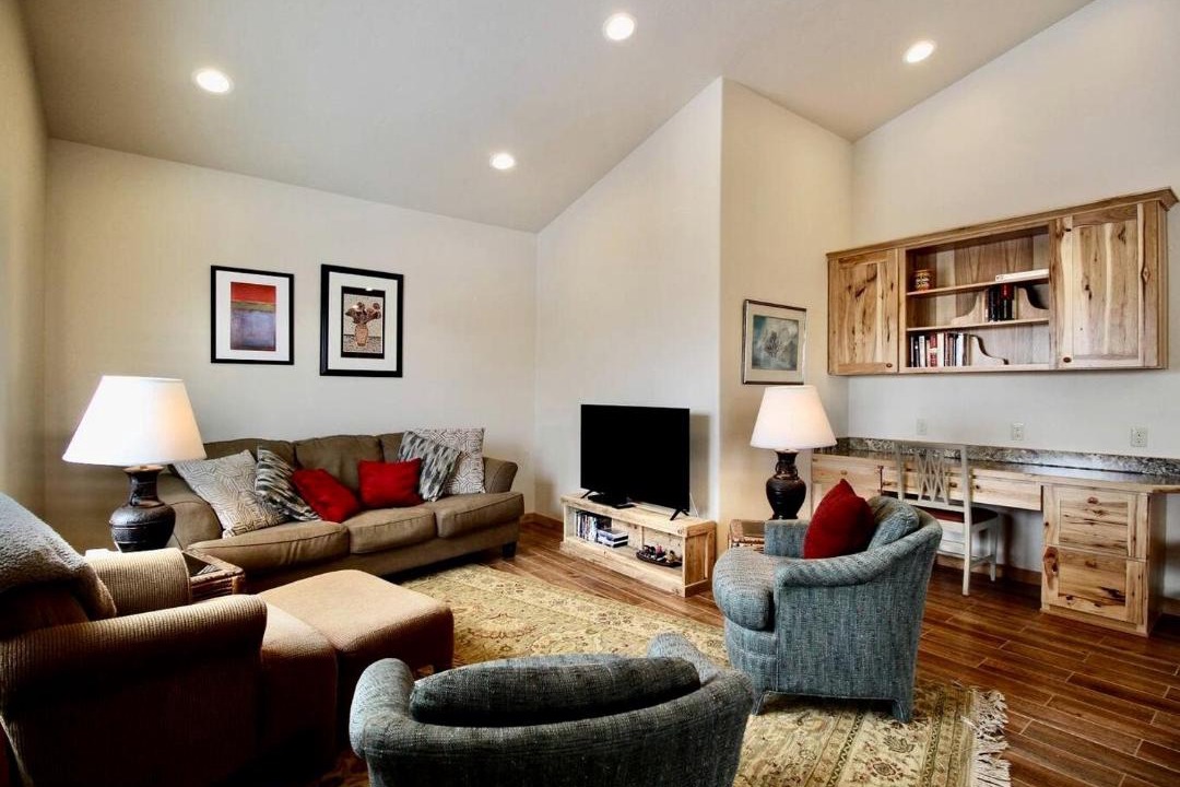 Photo of Livingroom in Whitehall