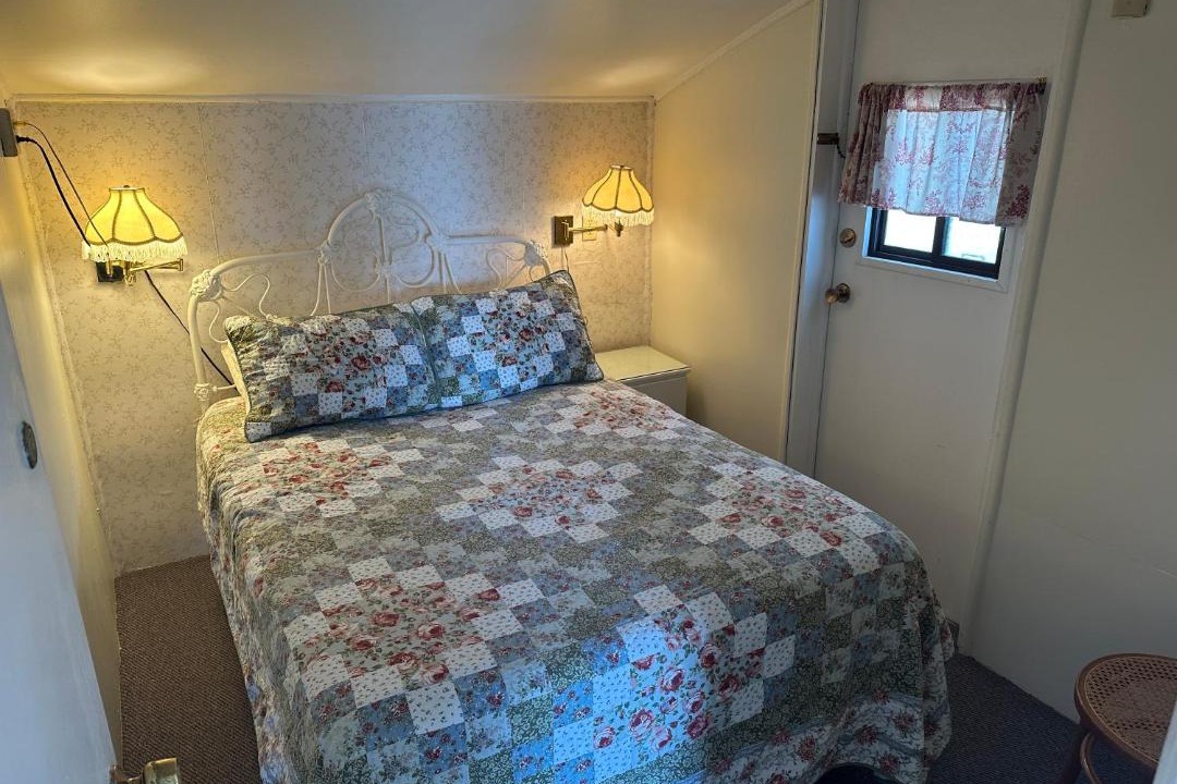 Photo of Bedroom in Lakeside