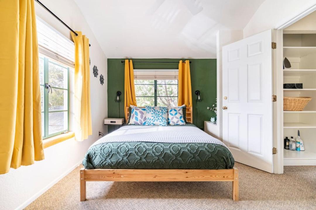 Photo of Bedroom in West University