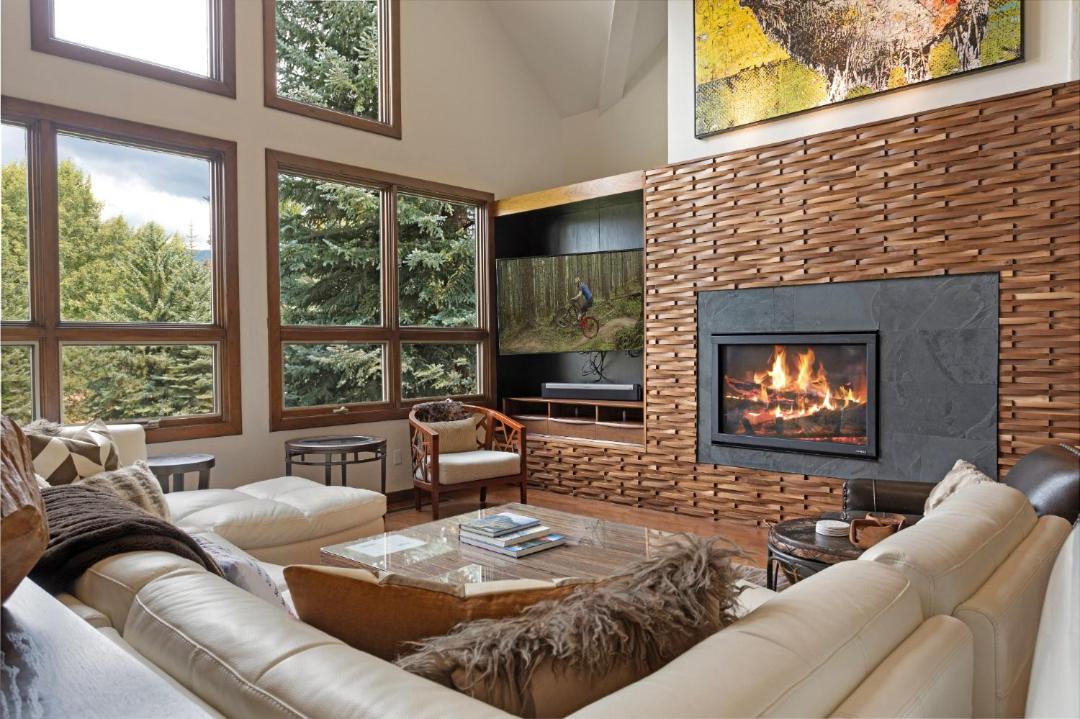 Photo of Livingroom in Edwards