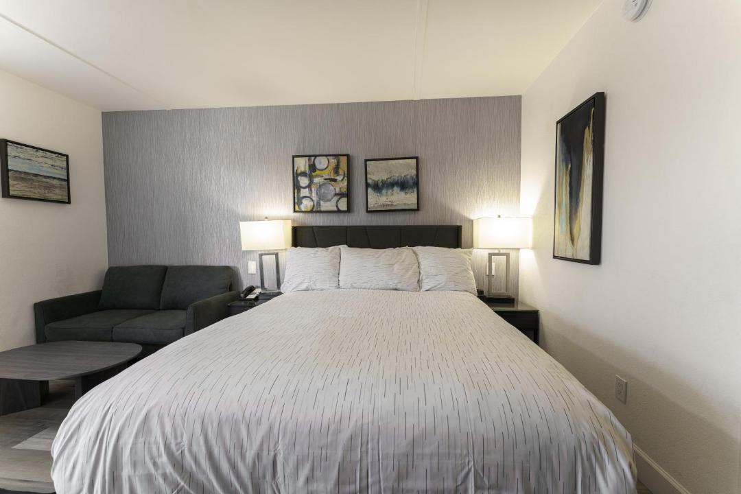Photo of Bedroom in Paradise Valley Village