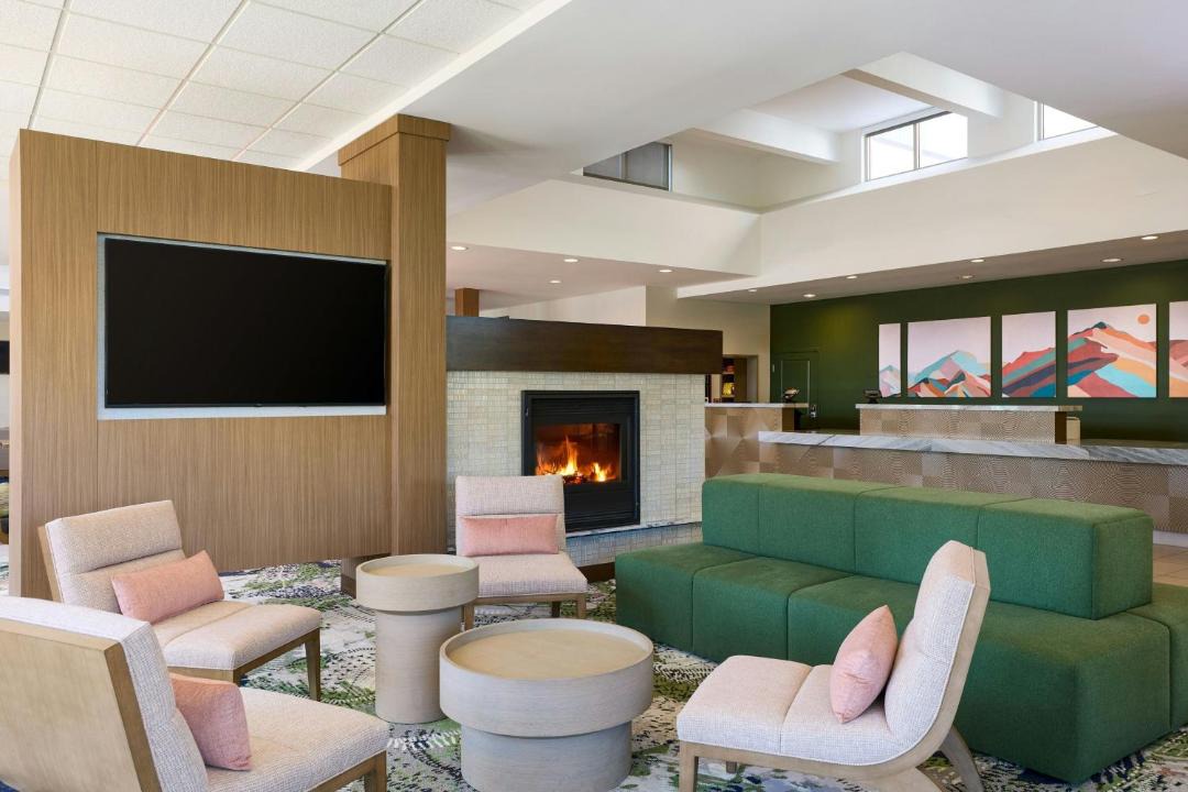 Photo of Livingroom in Desert Ridge