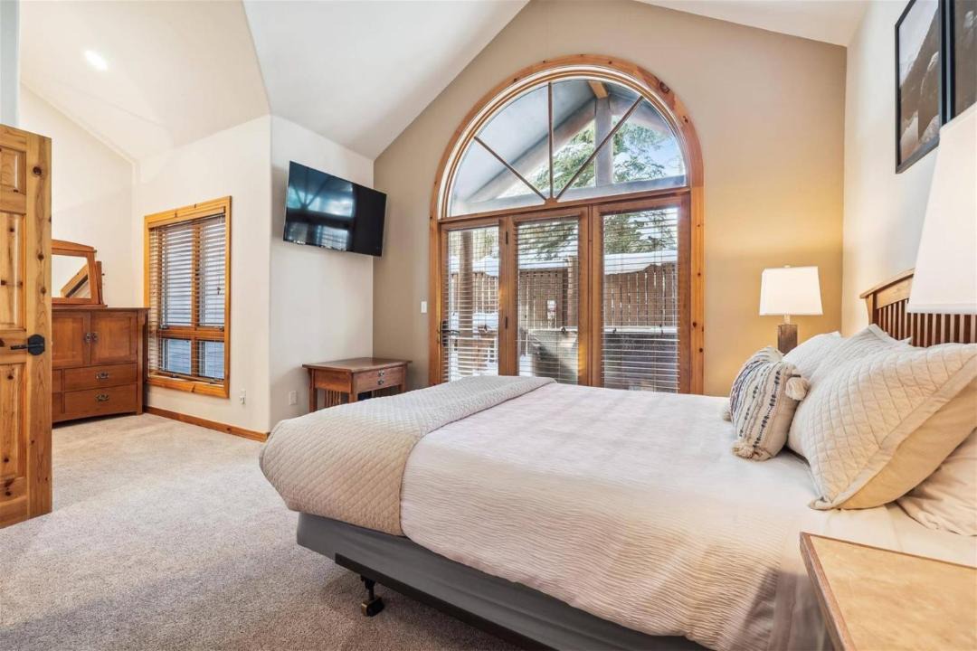Photo of Bedroom in Four O'Clock