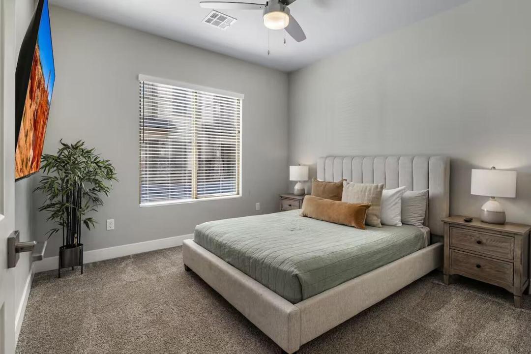 Photo of Bedroom in Hurricane
