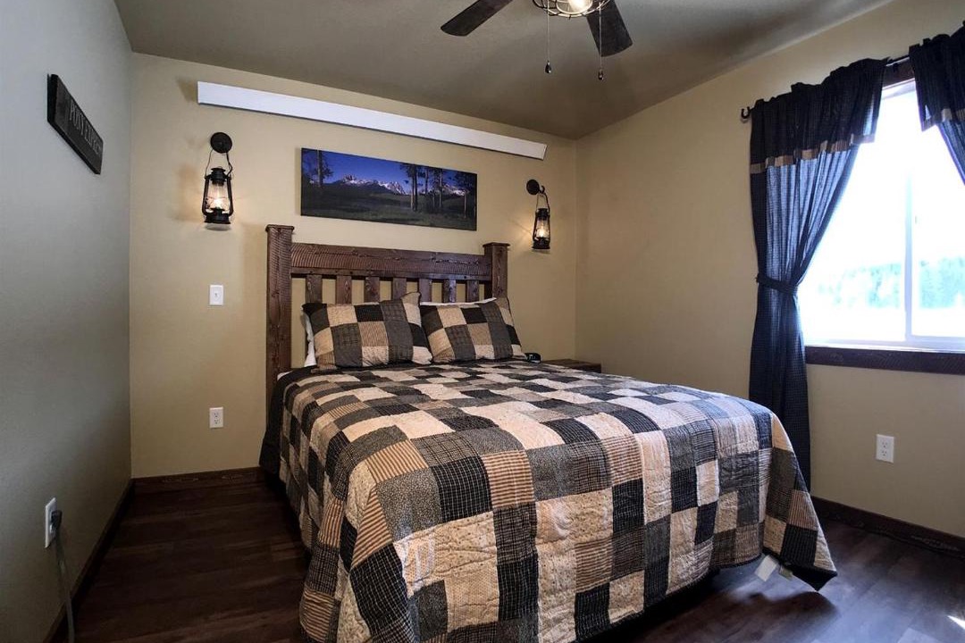 Photo of Bedroom in Island Park