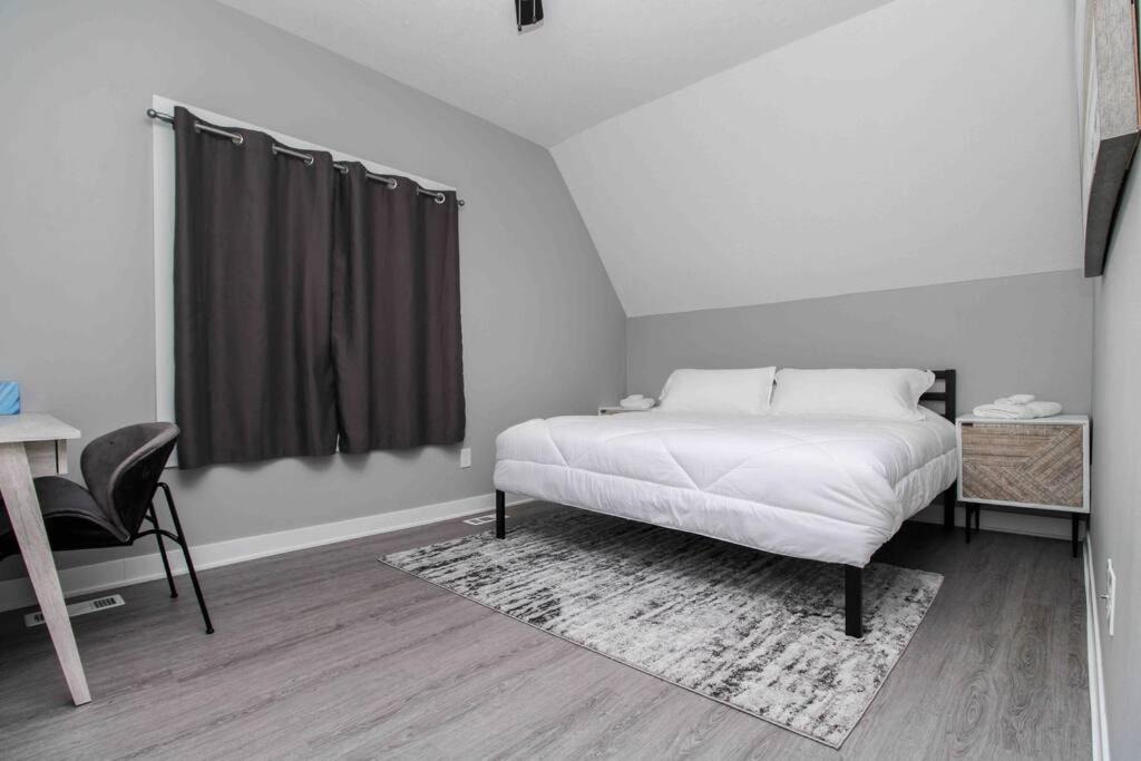 Photo of Bedroom in Des Moines